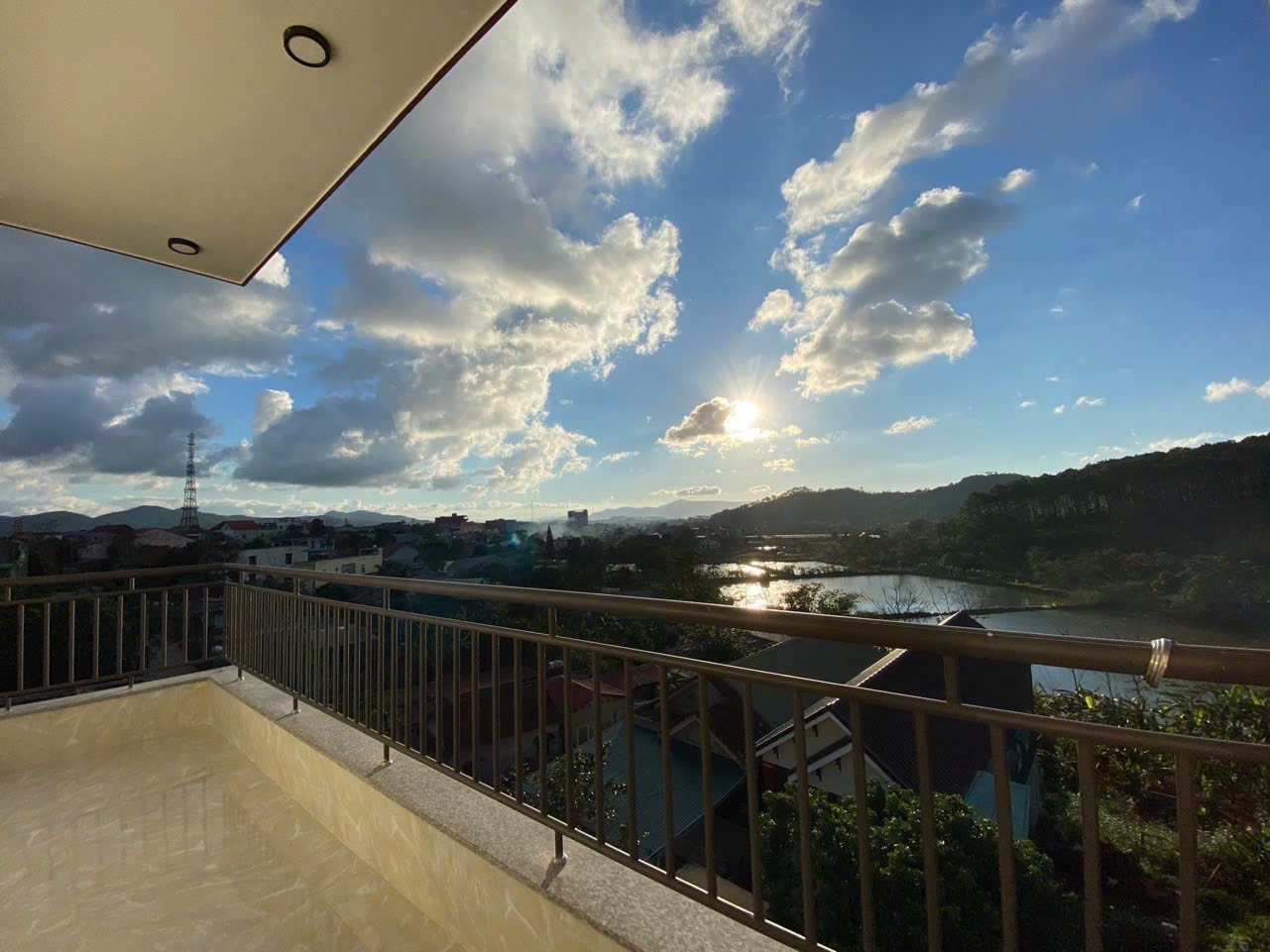 The Hills Hotel 3